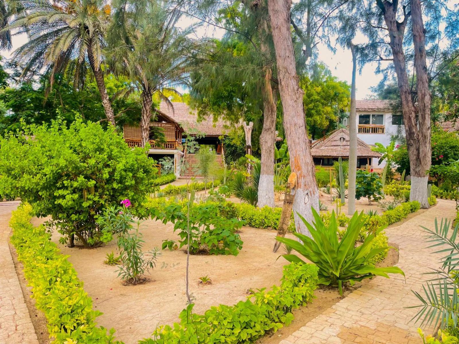 Vovo Telo Lodge Toliara Exterior foto