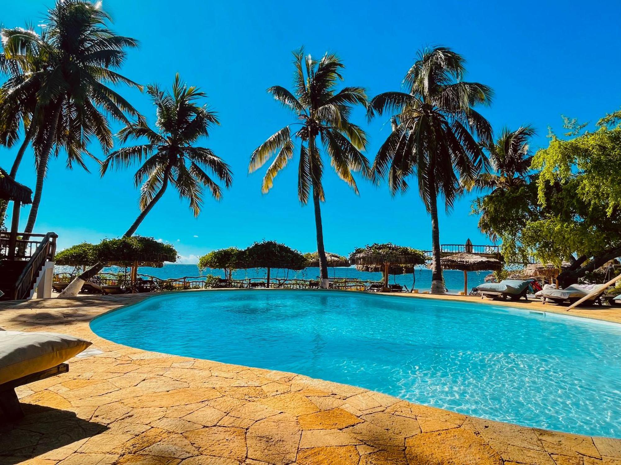 Vovo Telo Lodge Toliara Exterior foto