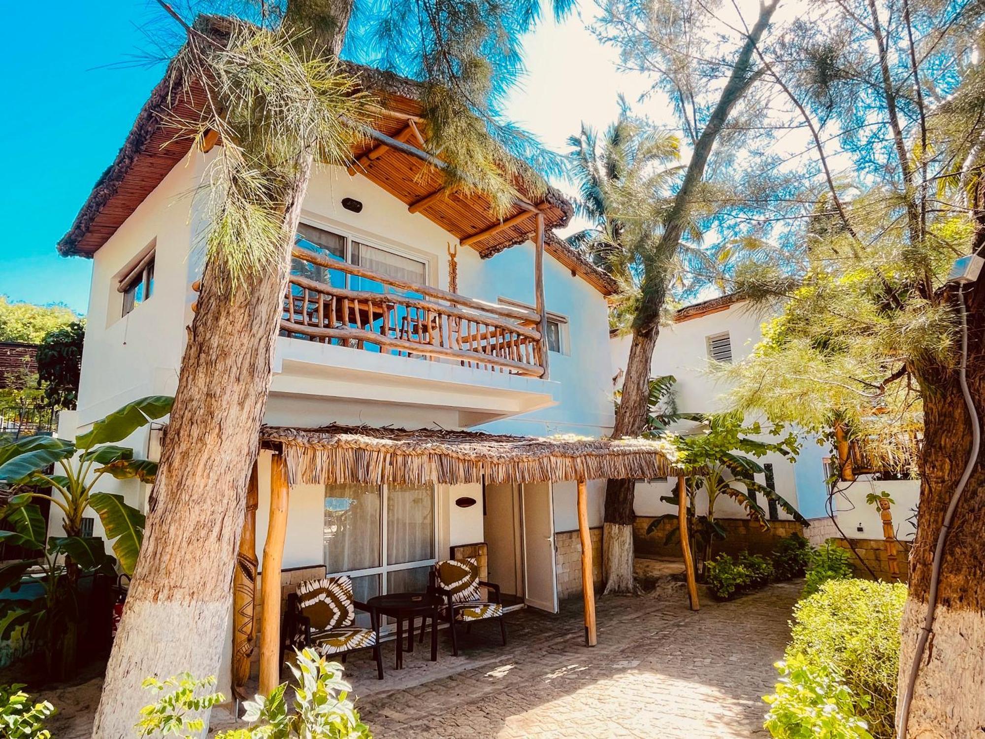 Vovo Telo Lodge Toliara Exterior foto