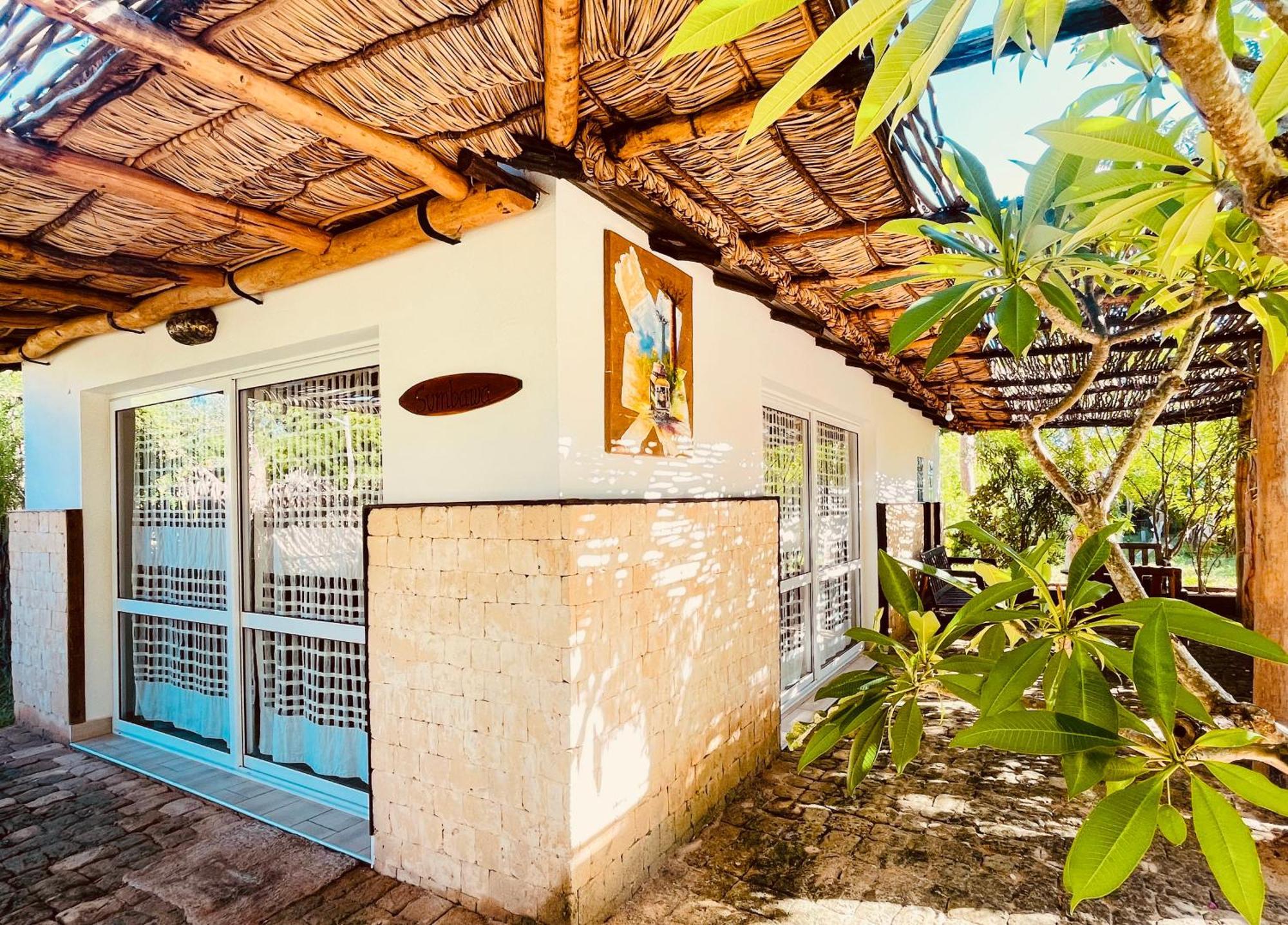 Vovo Telo Lodge Toliara Exterior foto