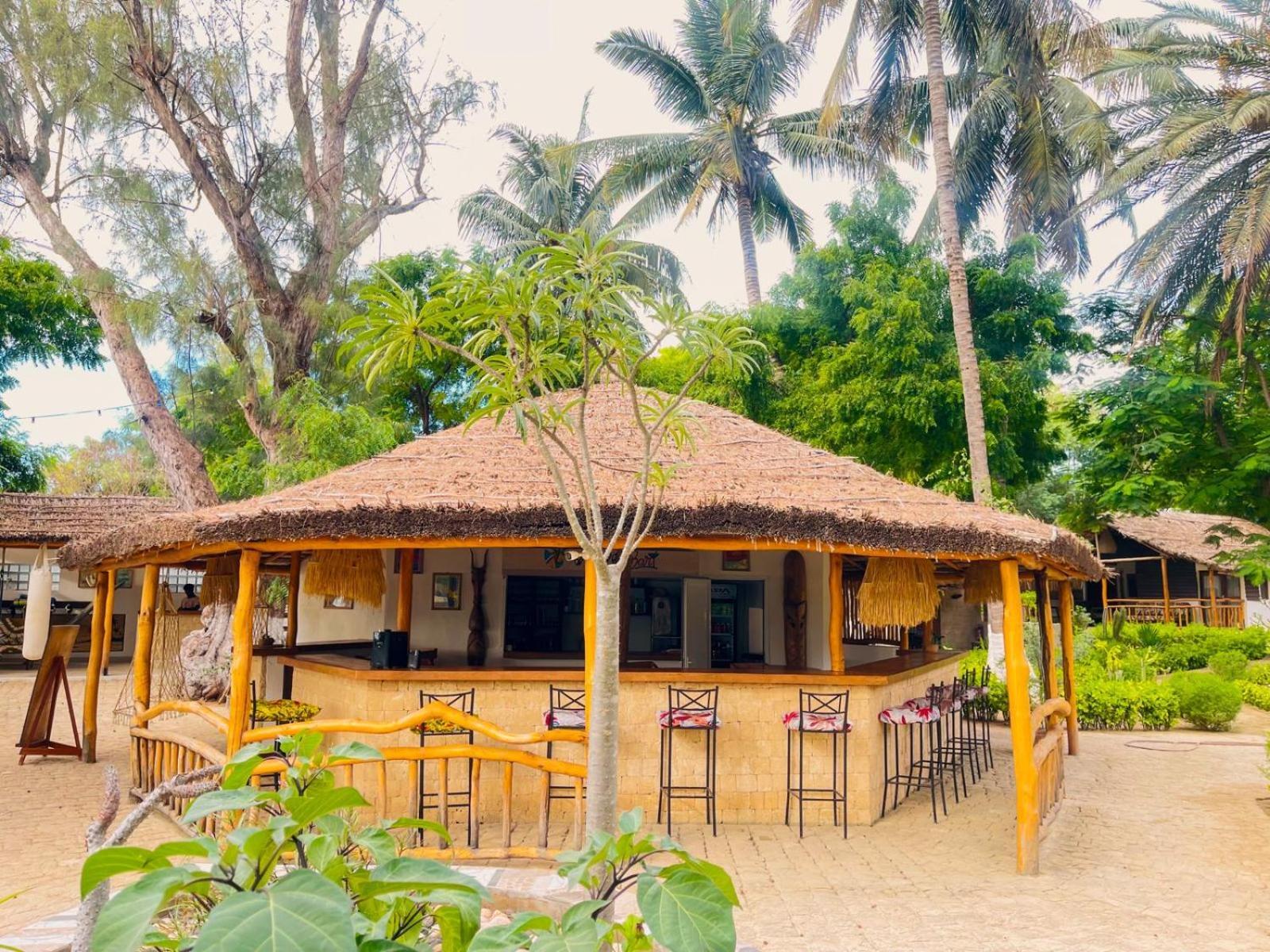 Vovo Telo Lodge Toliara Exterior foto